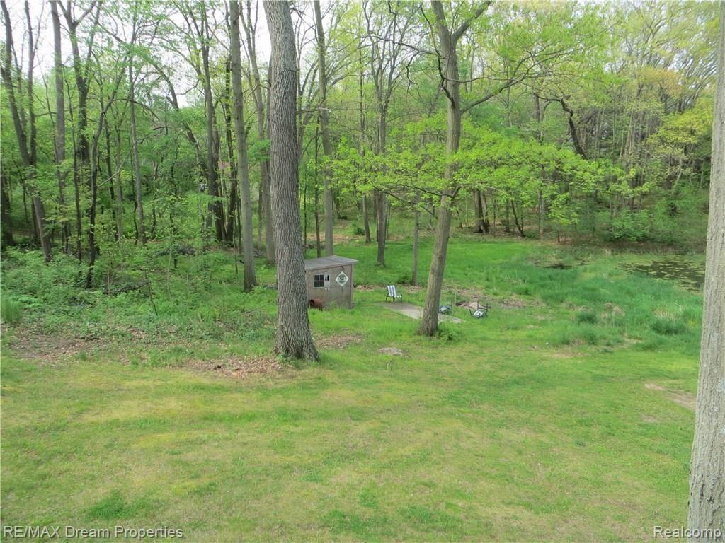 7095 Colonial Way Howell, MI 48855 - Photo 60 of 61 014.JPG