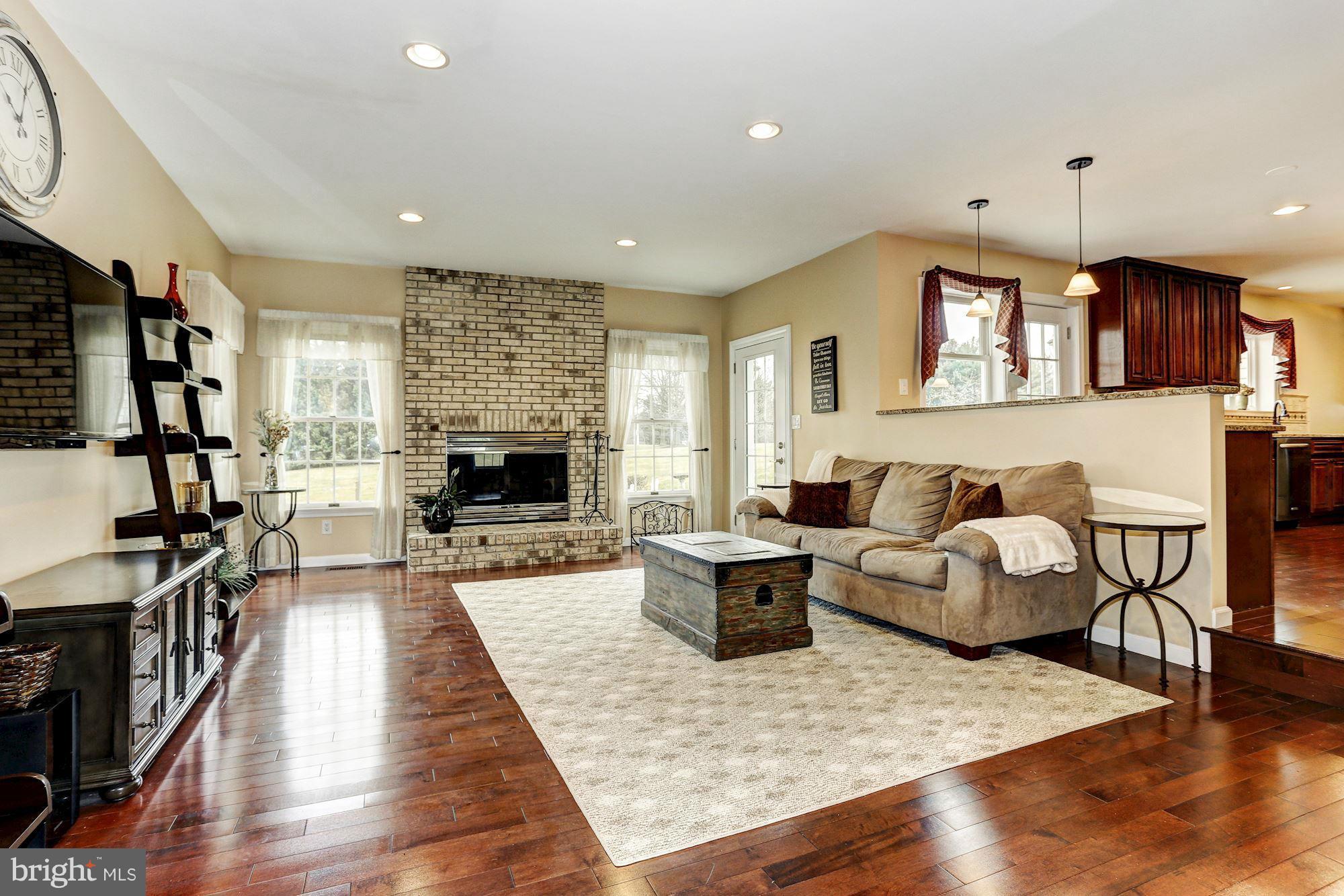 13000 12 Hills Road Clarksville, MD 21029 - Photo 11 of 30 Family Room