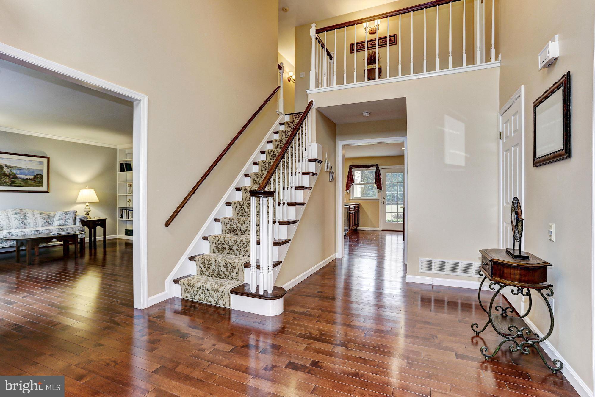 13000 12 Hills Road Clarksville, MD 21029 - Photo 3 of 30 Two Story Foyer