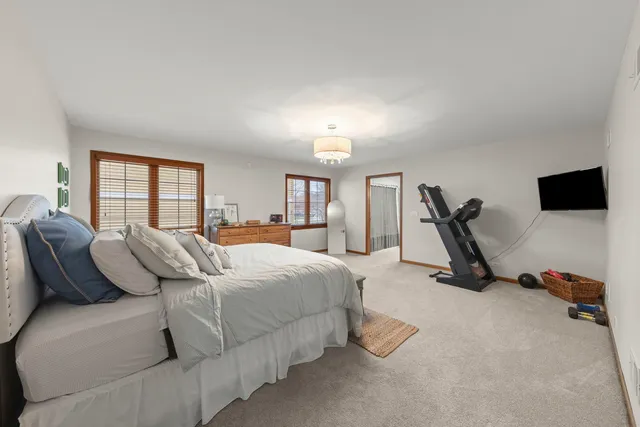 $909,900 | 393 16th Place, Lombard, IL 60148