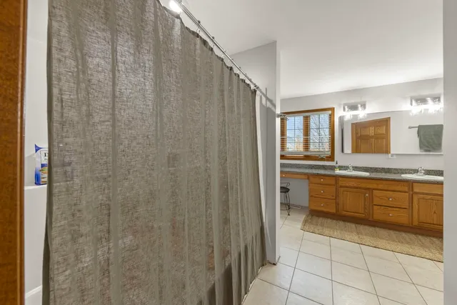 $909,900 | 393 16th Place, Lombard, IL 60148