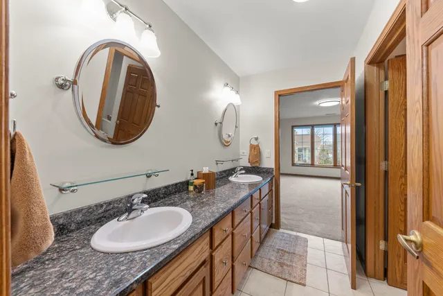 $909,900 | 393 16th Place, Lombard, IL 60148