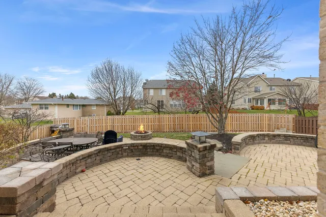 $909,900 | 393 16th Place, Lombard, IL 60148