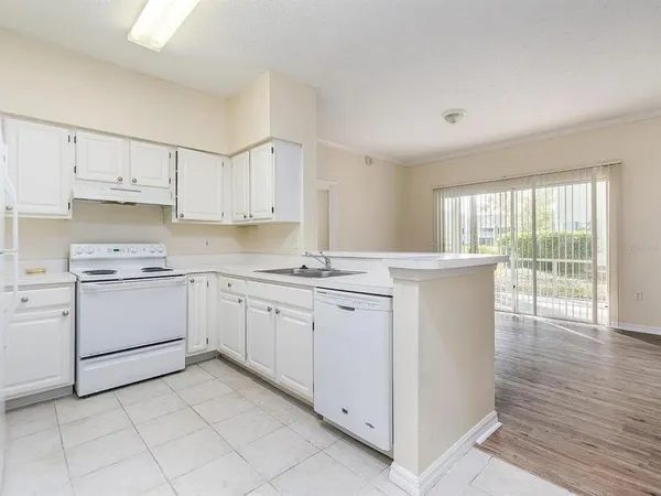 $2,100 | 10000 Southwest 52nd Avenue, Unit 99, Gainesville, FL 32608