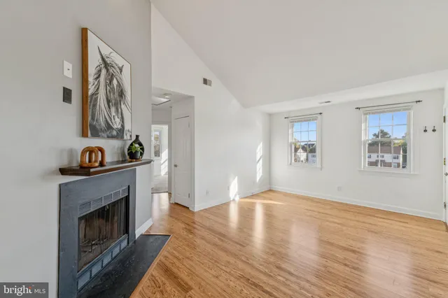 $355,000 | 2813 Arlington Boulevard, Unit 159, Arlington, VA 22201