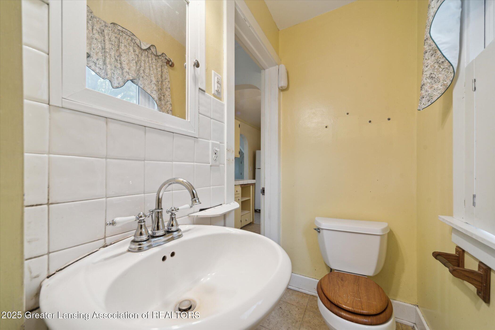 12102 Rupp Road Grand Ledge, MI 48837 - Photo 12 of 19 08-12102-Rupp-Rd-Grand-Ledge-MI-48837-Wi