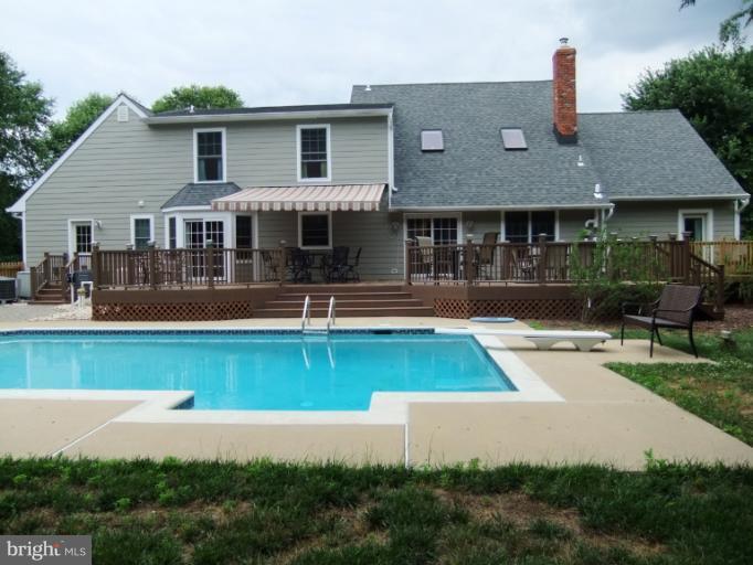 10 Grays Road Lothian, MD 20711 - Photo 14 of 30 Exterior (Rear)