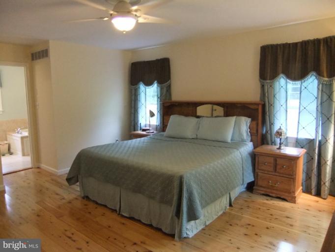 10 Grays Road Lothian, MD 20711 - Photo 22 of 30 Bedroom (Master)