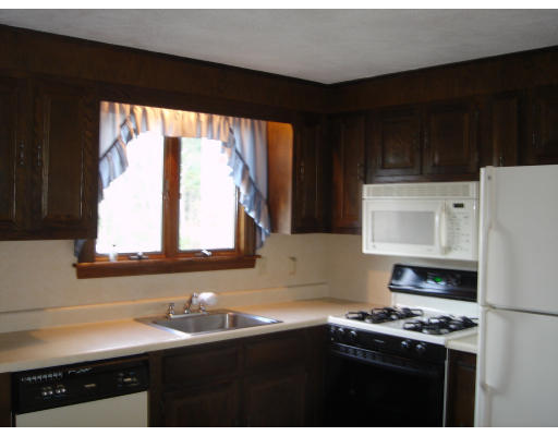 40 Emery Road Townsend, MA 01469 - Photo 3 of 12