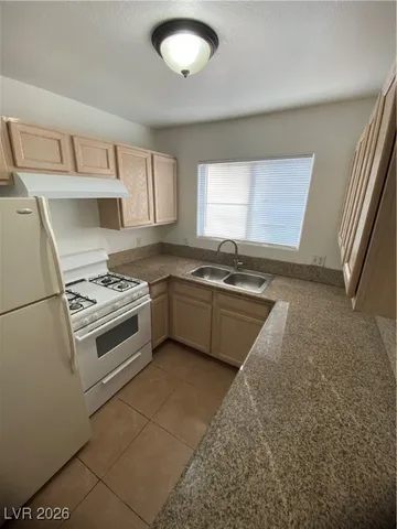 $1,400 | 4404 West W Lake, Unit 102, Las Vegas, NV 89108