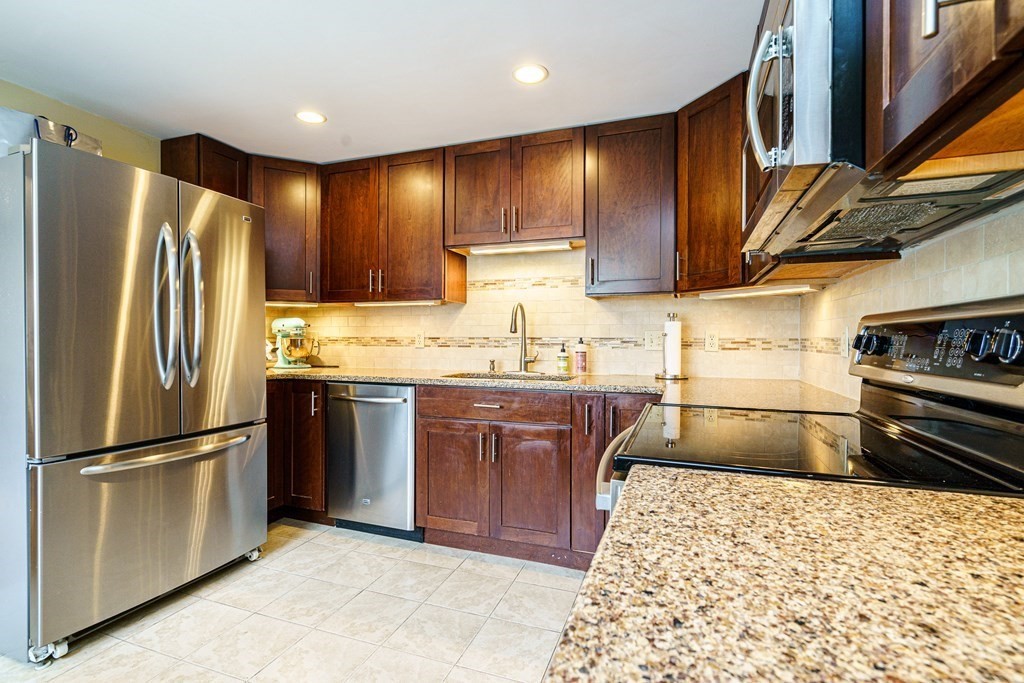 5 Davis Road Tewksbury, MA 01876 - Photo 10 of 27 Gallery Image 10