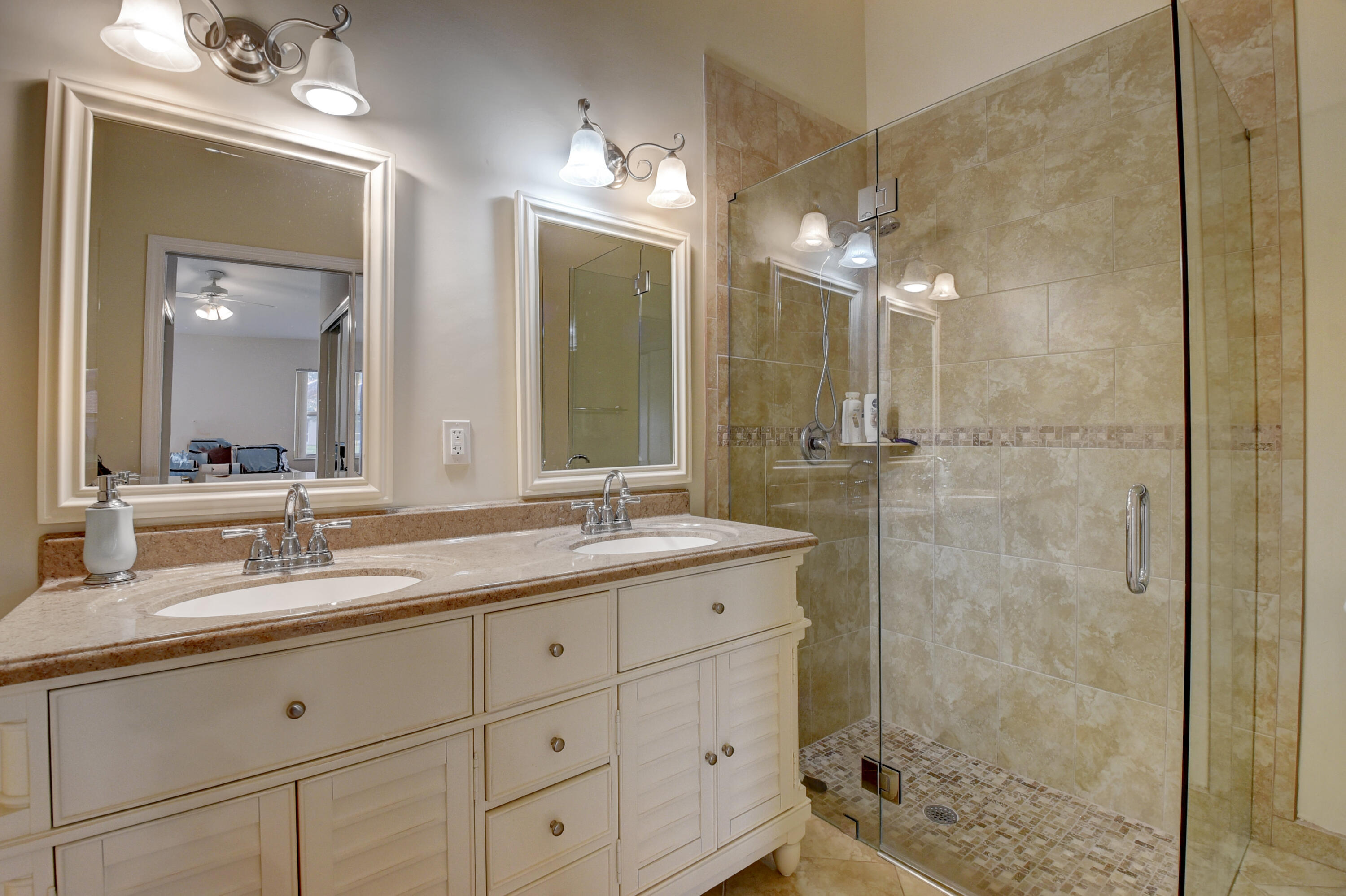 8230 Vía Bella Boca Raton, FL 33496 - Photo 17 of 56 Master Bathroom