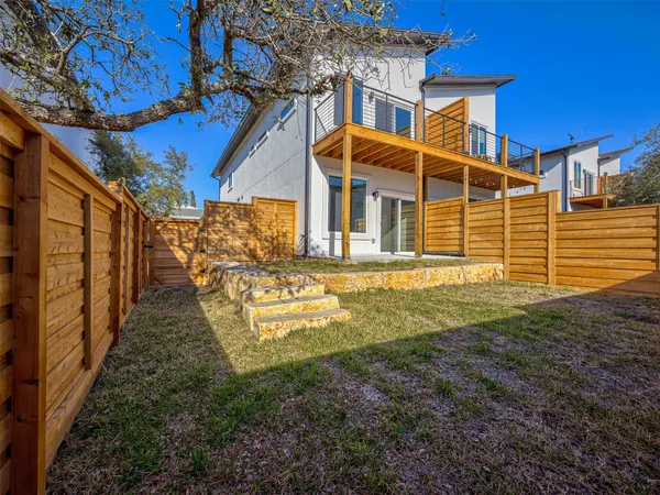 $1,895 | 20507 Bonanza, Unit A, Lago Vista, TX 78645