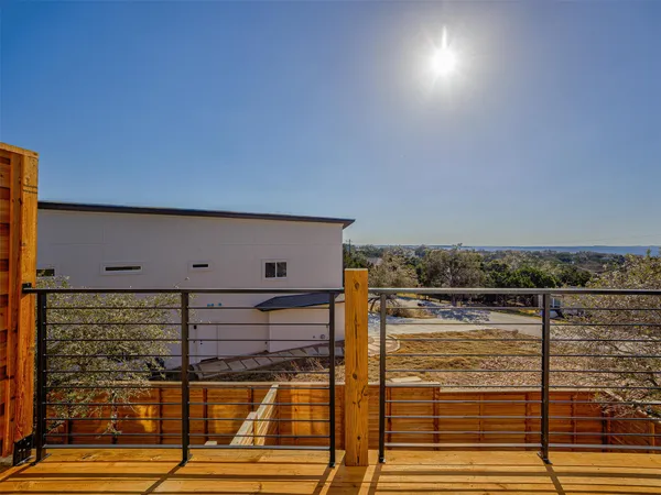 $1,895 | 20507 Bonanza, Unit A, Lago Vista, TX 78645