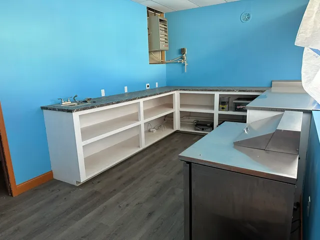 $499,999 | 824 South Westnedge Avenue, Kalamazoo, MI 49008