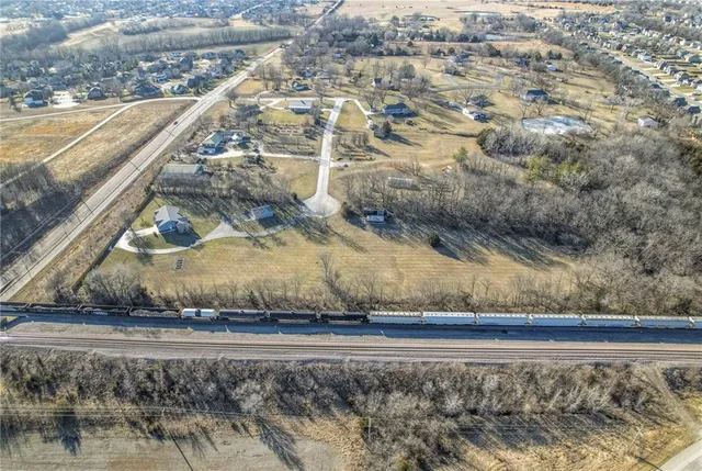 $600,000 | 19885 West 222nd Place, Spring Hill, KS 66083