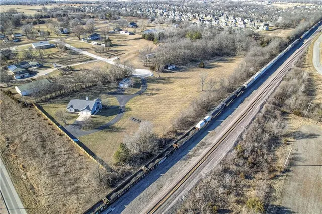 $600,000 | 19885 West 222nd Place, Spring Hill, KS 66083