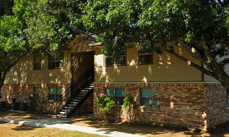 401 North Shady Shores Road Lake Dallas, TX 75065 - Photo 2 of 7 a front view of a house