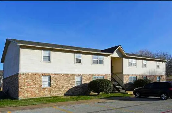 $678 | 401 North Shady Shores Road, Lake Dallas, TX 75065