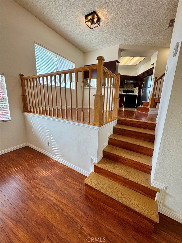 1523 East Windsor Road, Unit 105B Glendale, CA 91205 - Photo 3 of 34