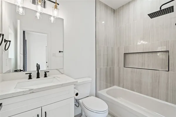 $2,350 | 3601 Rebecca Street, Unit A, Houston, TX 77021