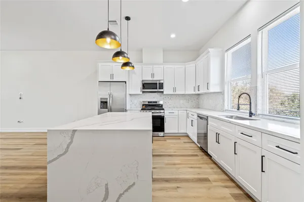 $2,350 | 3601 Rebecca Street, Unit A, Houston, TX 77021