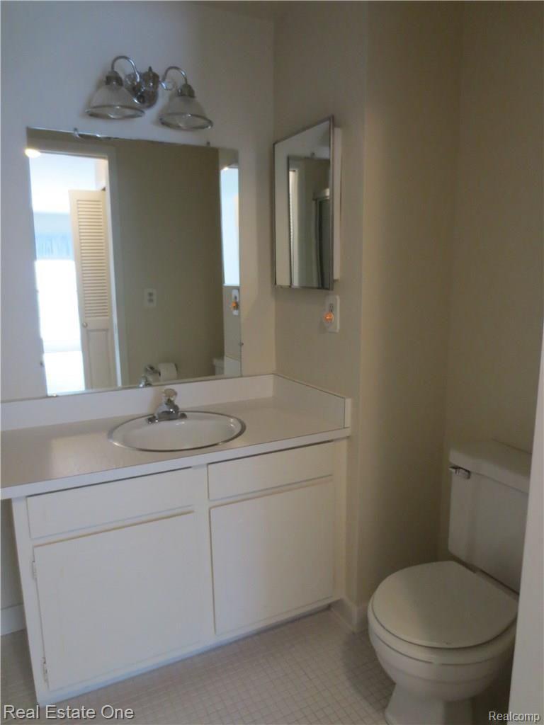 1403 Paddle Wheel Lane, Unit 41 Rochester, MI 48306 - Photo 28 of 34 IMG_0763.JPG