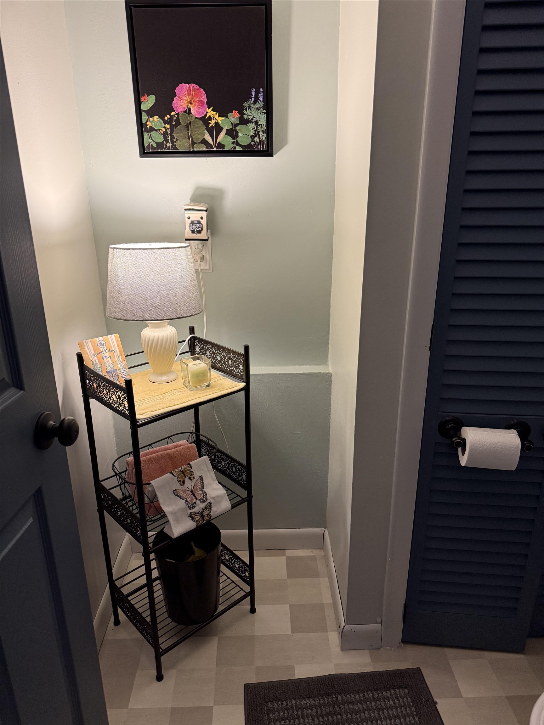 1909 West Laurel Street Freeport, IL 61032 - Photo 14 of 32 a view of a workspace