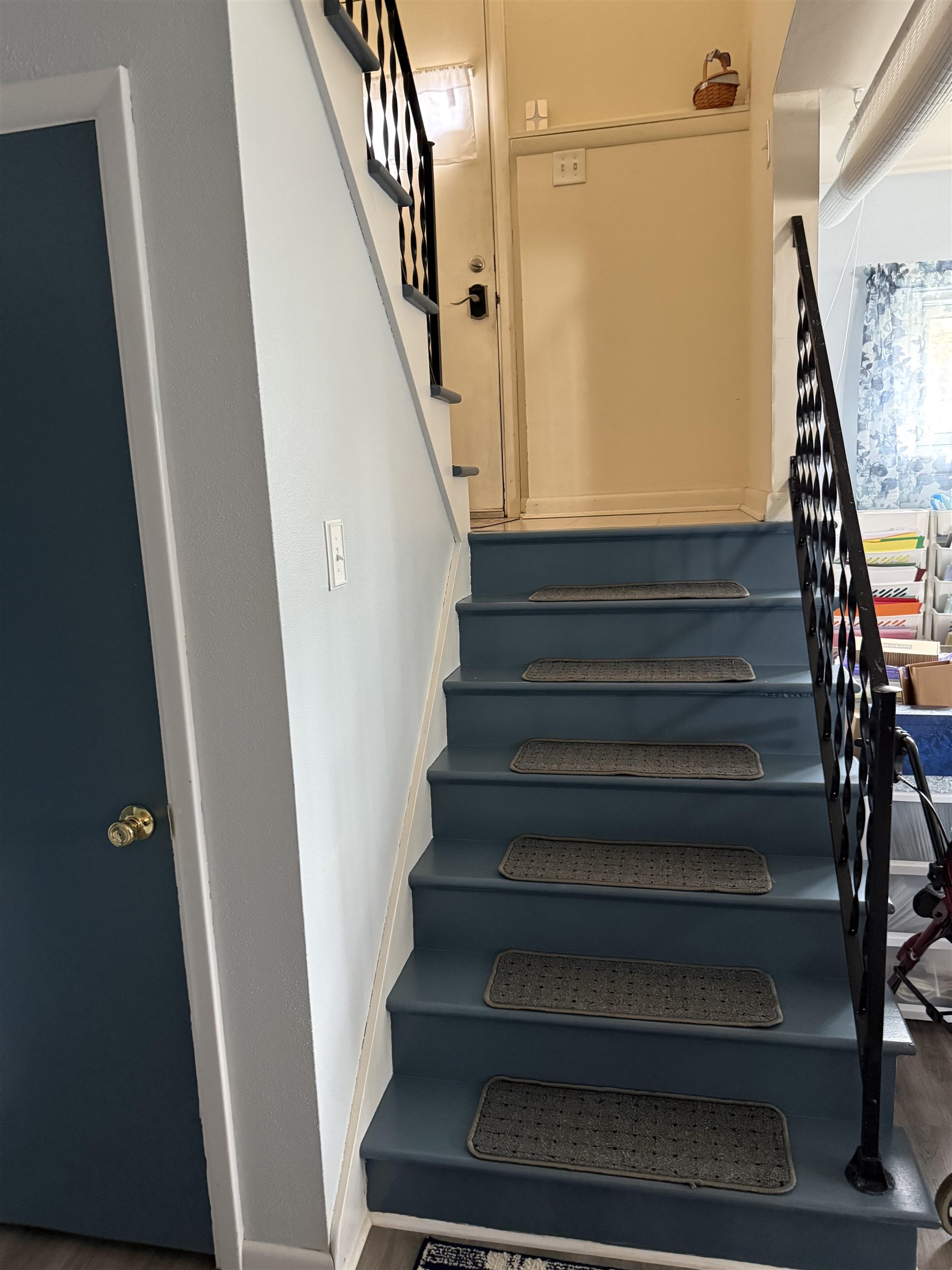 1909 West Laurel Street Freeport, IL 61032 - Photo 15 of 32 a view of entryway