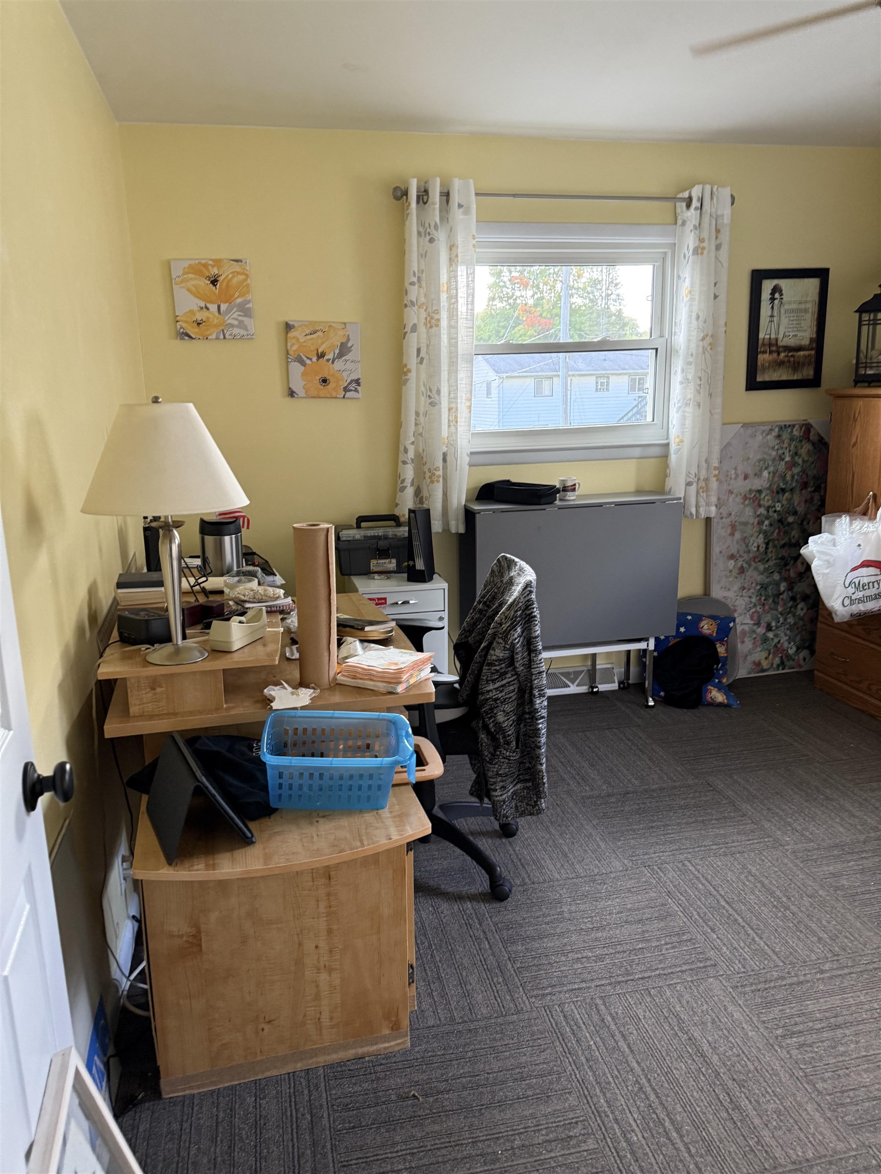 1909 West Laurel Street Freeport, IL 61032 - Photo 28 of 32 a room with furniture and a window