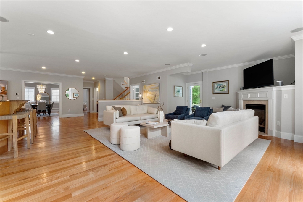 47 Frank Street Needham, MA 02494 - Photo 6 of 42 Gallery Image 6