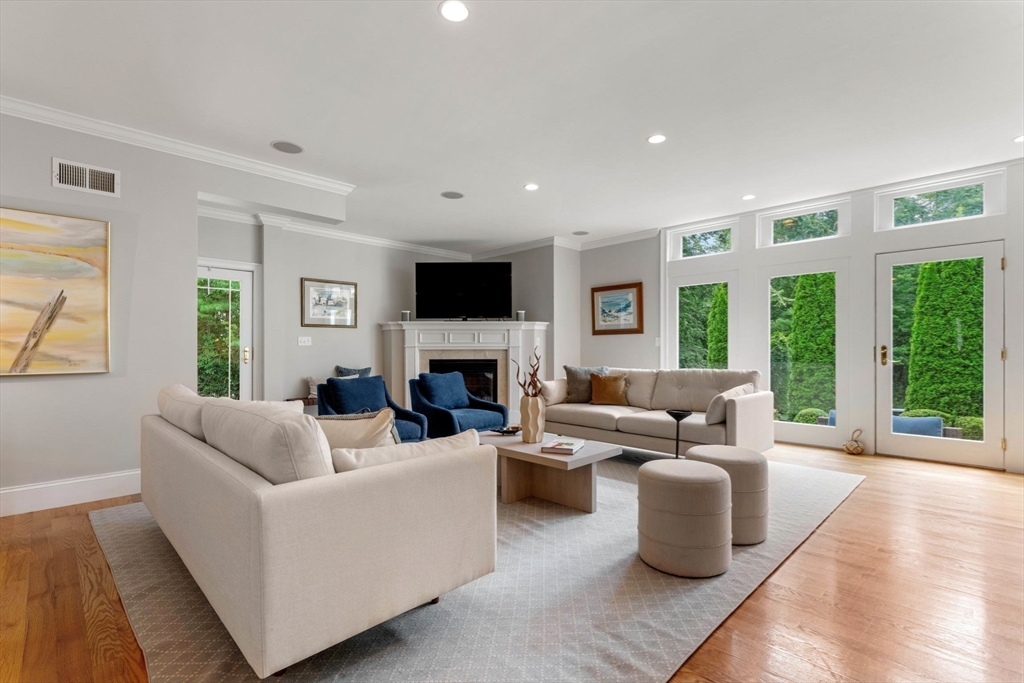 47 Frank Street Needham, MA 02494 - Photo 7 of 42 Gallery Image 7