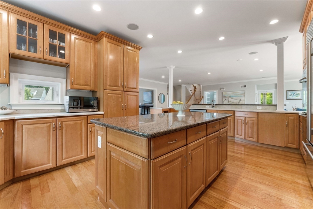 47 Frank Street Needham, MA 02494 - Photo 9 of 42 Gallery Image 9