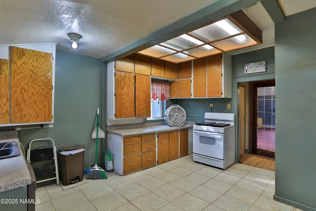 $99,000 | 219 West Elm Street, Winslow, AZ 86047