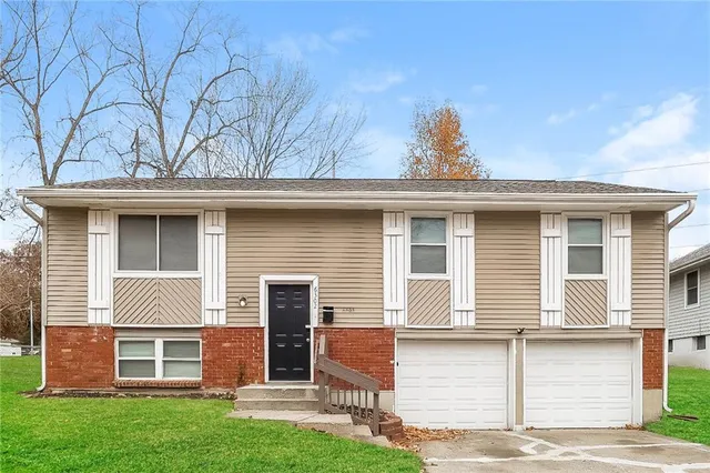 $2,050 | 6302 East 140th Terrace, Grandview, MO 64030