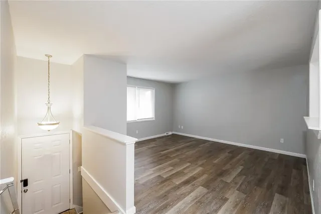 $2,050 | 6302 East 140th Terrace, Grandview, MO 64030