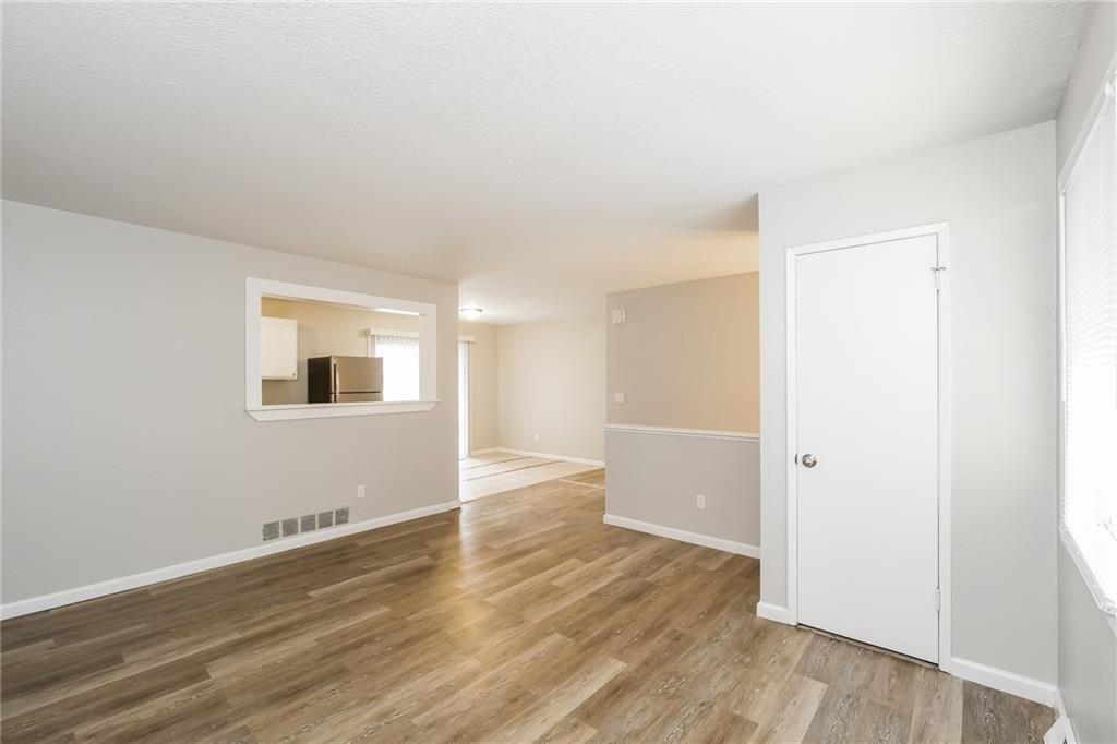 6302 East 140th Terrace Grandview, MO 64030 - Photo 4 of 16