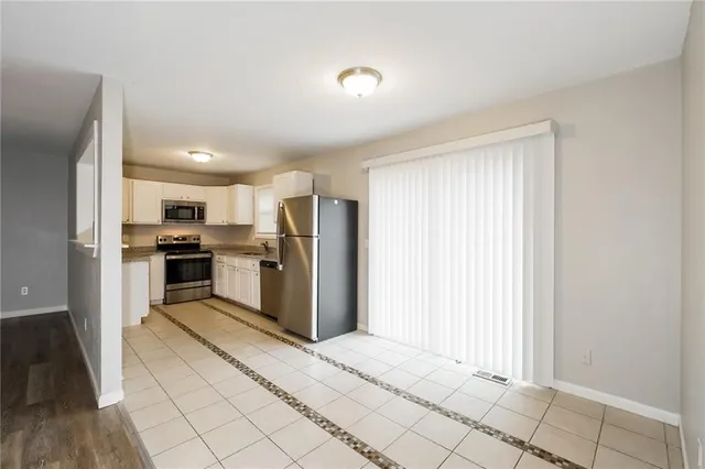 $2,050 | 6302 East 140th Terrace, Grandview, MO 64030