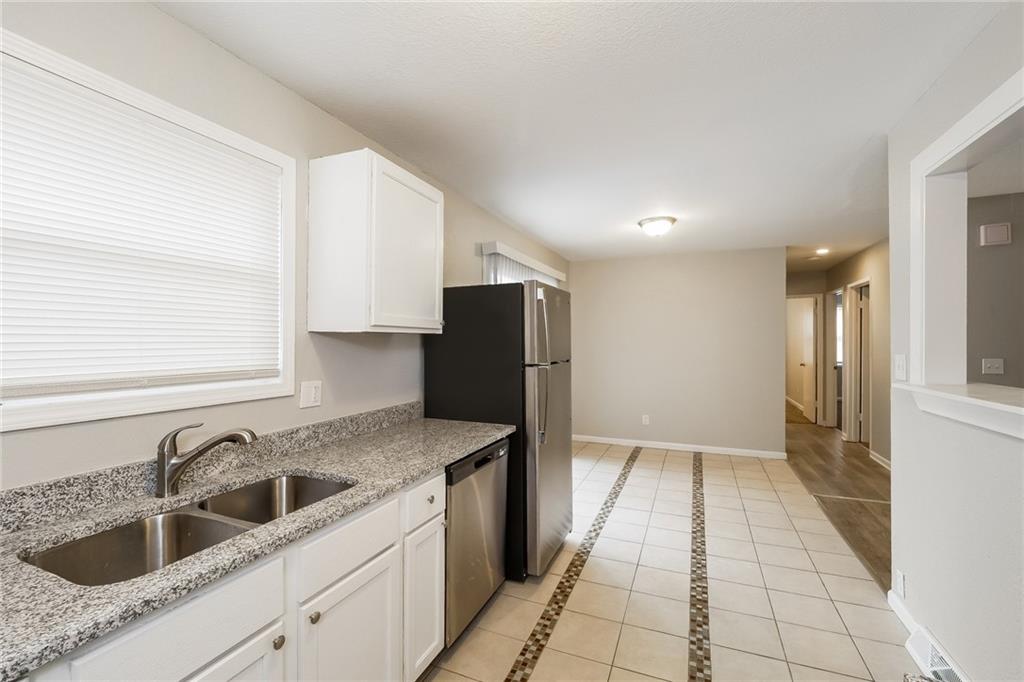 6302 East 140th Terrace Grandview, MO 64030 - Photo 7 of 16