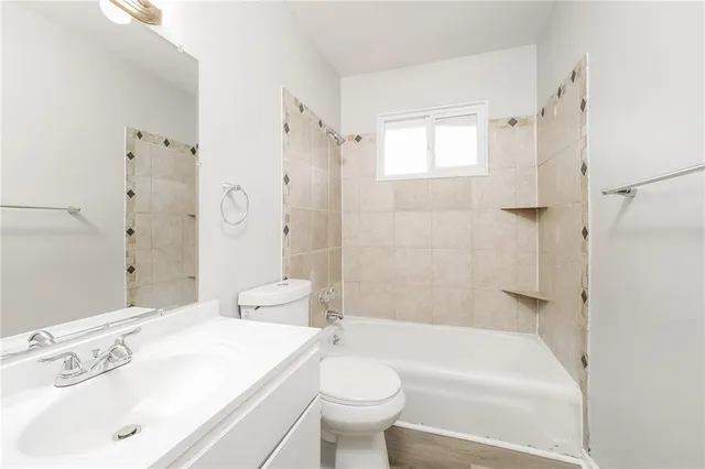 $2,050 | 6302 East 140th Terrace, Grandview, MO 64030