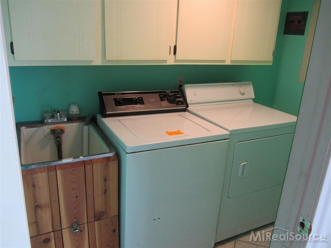 18926 Pratt Road Armada, MI 48005 - Photo 8 of 27 31187453-7.JPG