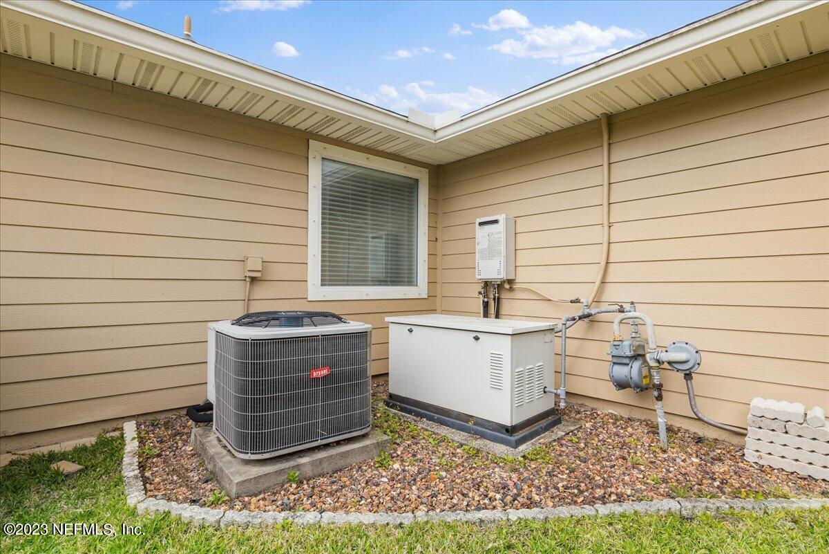 546 Lady Lake Road West Jacksonville, FL 32218 - Photo 17 of 25 17-Generator