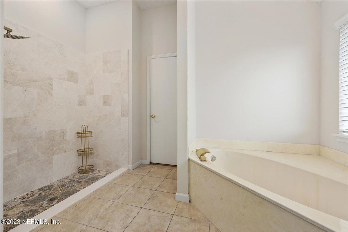 546 Lady Lake Road West Jacksonville, FL 32218 - Photo 9 of 25 09-Primary Bedroom