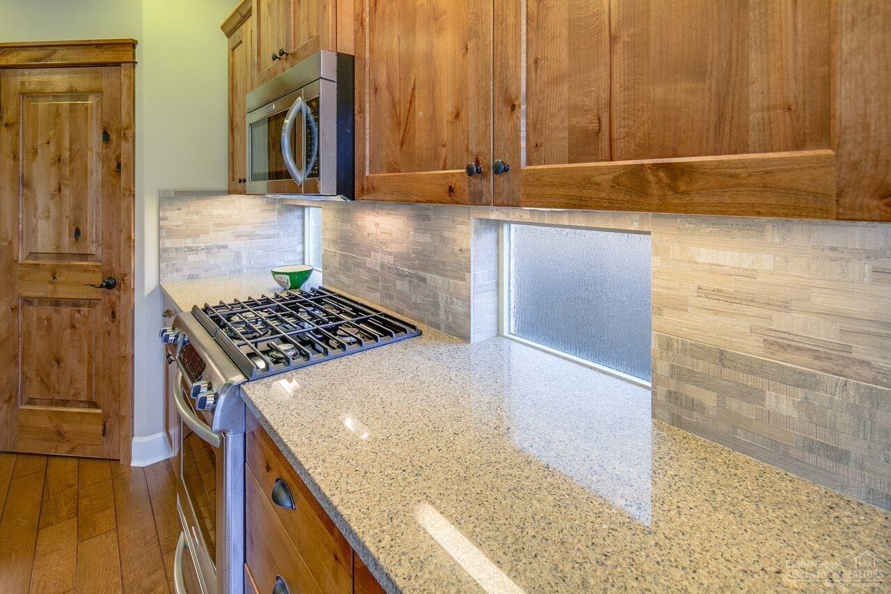 61061 Manhae Loop Bend, OR 97702 - Photo 9 of 25 A favorite feature in this Pahlisch Home