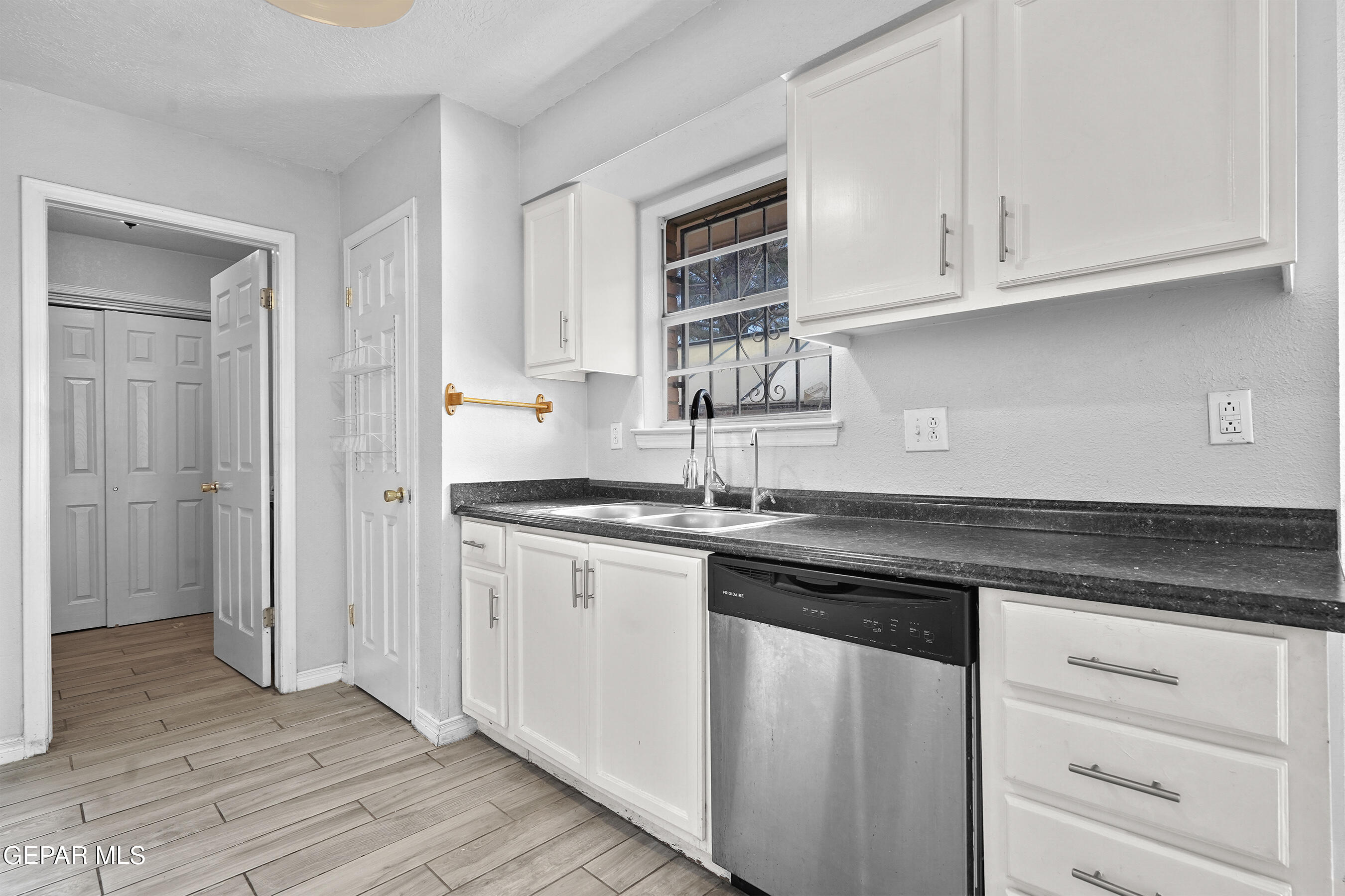 10448 Adonis Drive El Paso, TX 79924 - Photo 19 of 41 DSC09545