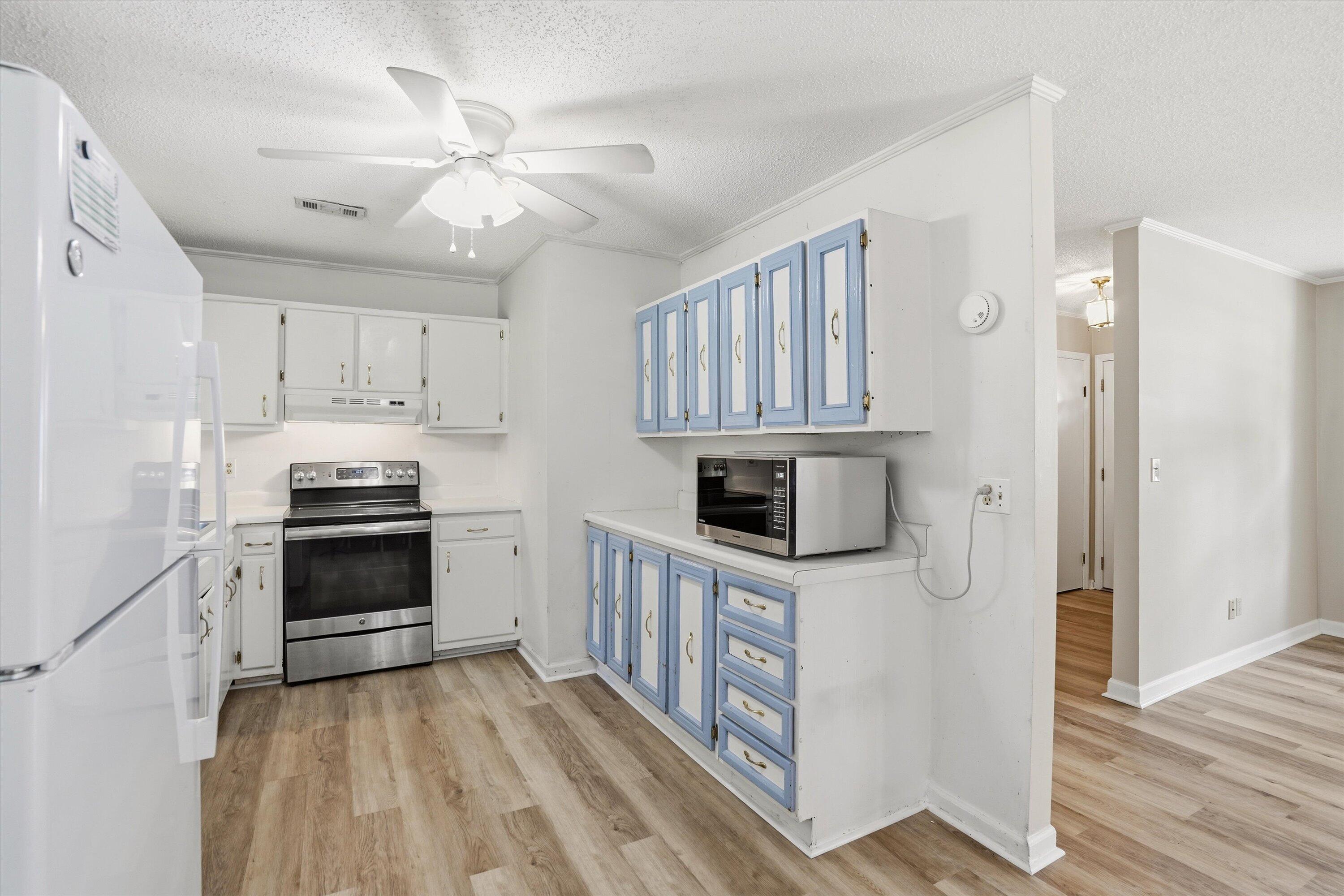 227 Farm Road Goose Creek, SC 29445 - Photo 12 of 36 Kitchen