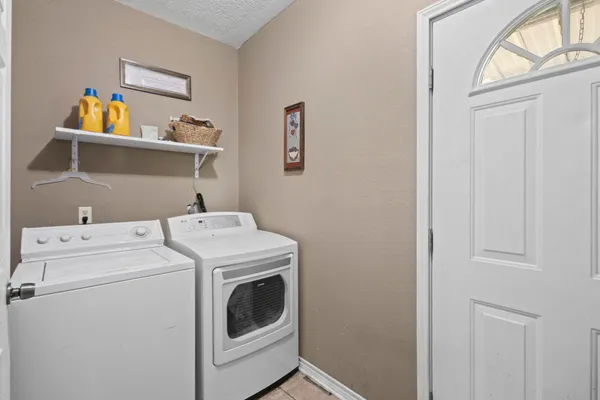 $267,700 | 770 Katherene Avenue, Bridge City, TX 77611