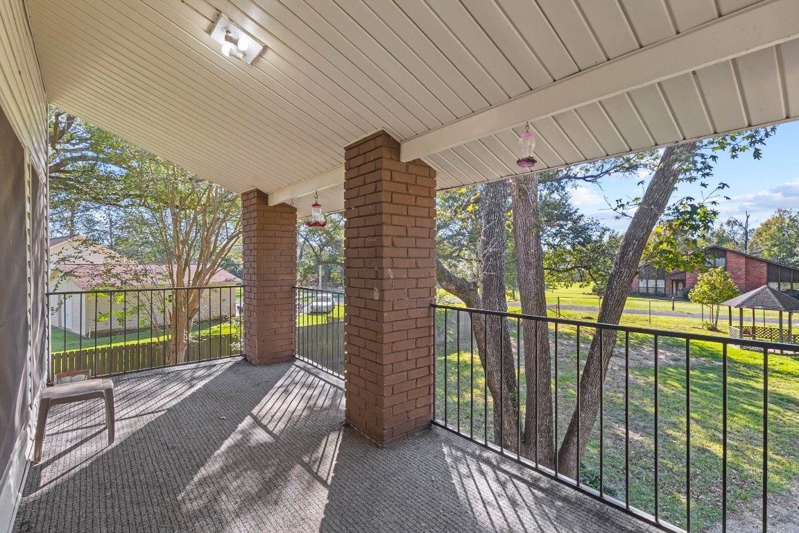 770 Katherene Avenue Bridge City, TX 77611 - Photo 23 of 29 a view of a balcony with furniture