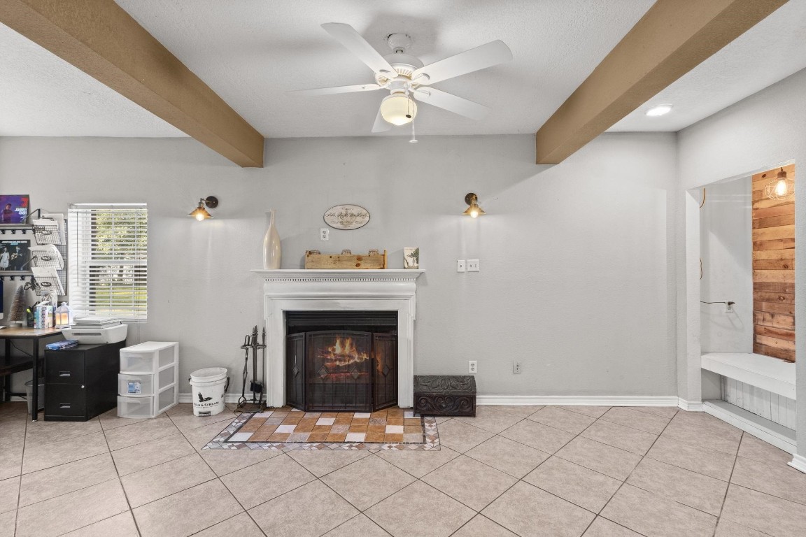 770 Katherene Avenue Bridge City, TX 77611 - Photo 7 of 29 a living room with furniture and a fireplace