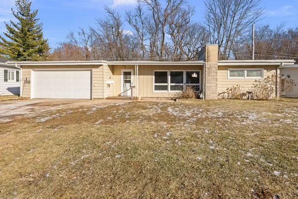 $151,000 | 3102 15th Street, Moline, IL 61265